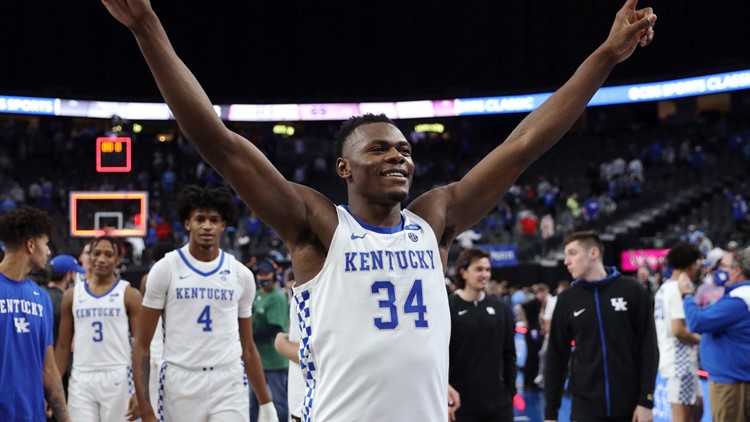 Oscar Tshiebwe becomes second Kentucky player to win John R. Wooden Award
