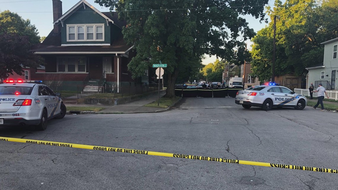 LMPD investigating after man, woman found dead in car | whas11.com