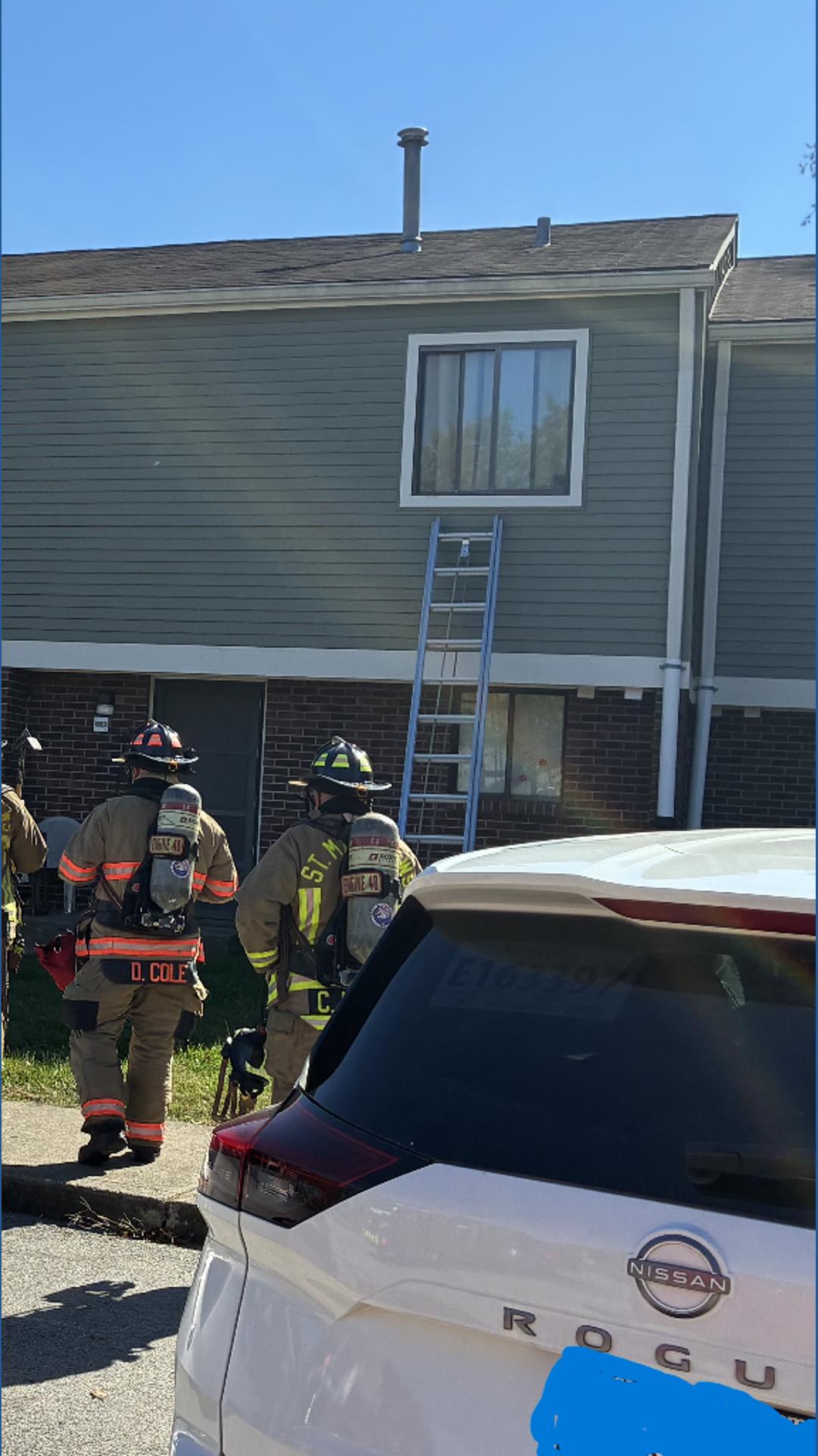 Louisville apartment fire displaces nine, no injuries reported | whas11.com
