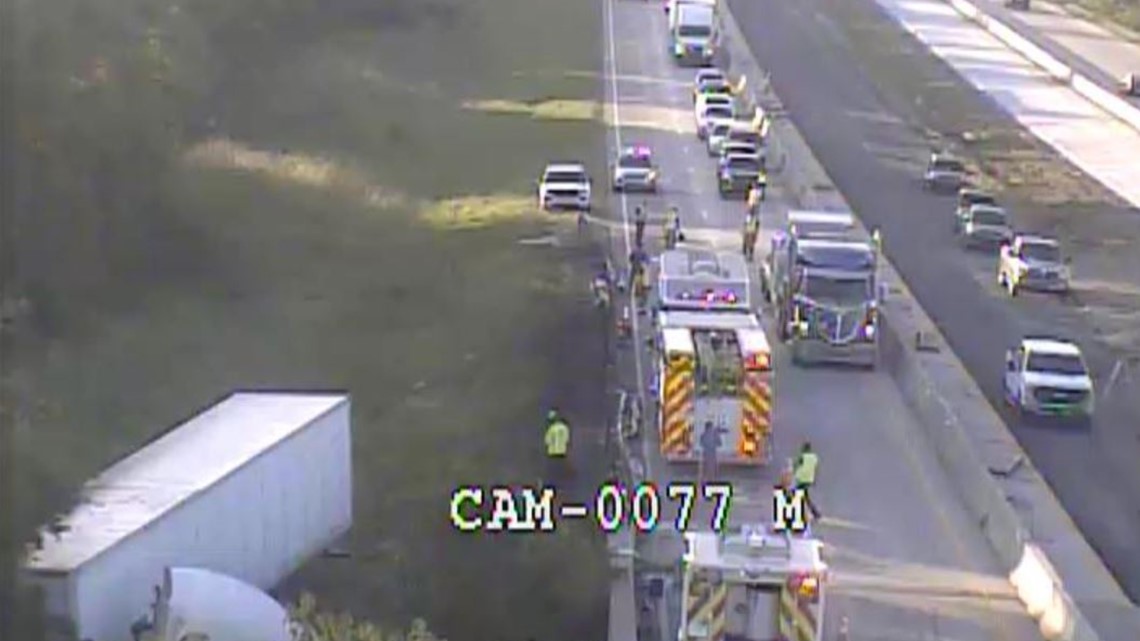 Semi-truck in ditch causing traffic on I-265 North in Louisville 