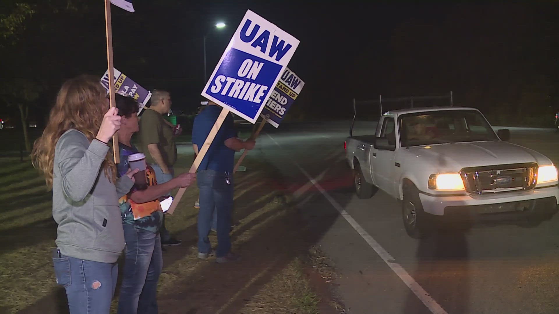 A tentative agreement has now been reached between the United Auto Workers (UAW) and Ford.