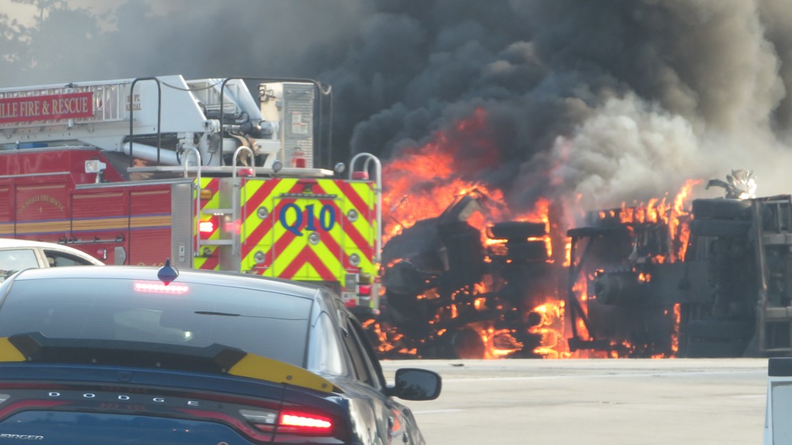Semi-truck crashes, rolls, bursts into flames on interstate: LMPD - Vimarsana News