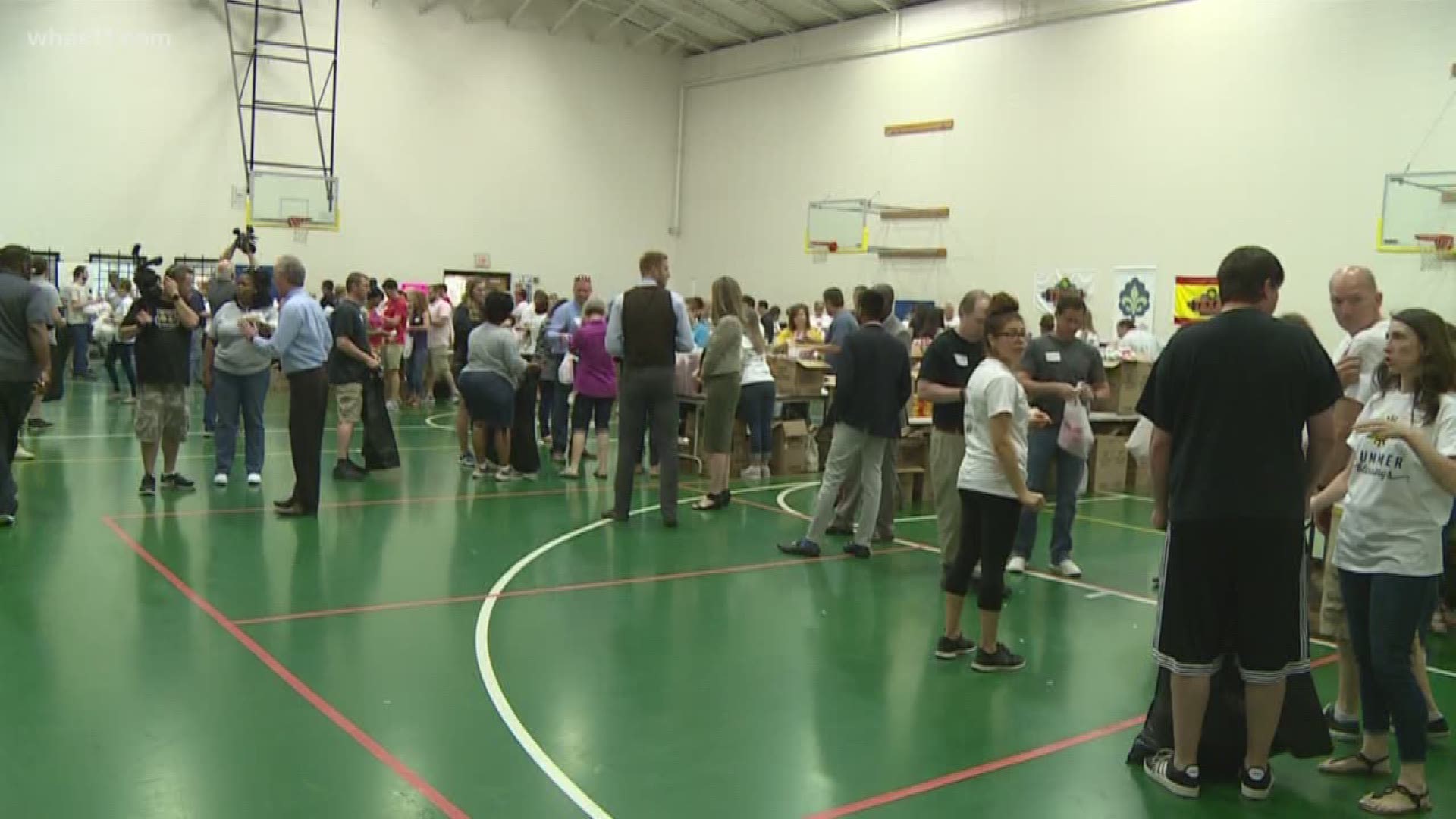 Hundreds of volunteers packed meals this morning to help out area children in need this summer. They packed 8,000 meals with the help from Texas Roadhouse at the South Louisville Community Center.