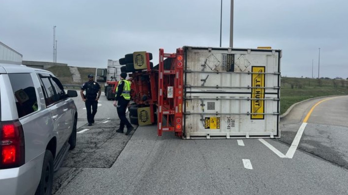 Overturned semi truck in southern Indiana causing traffic delays ...