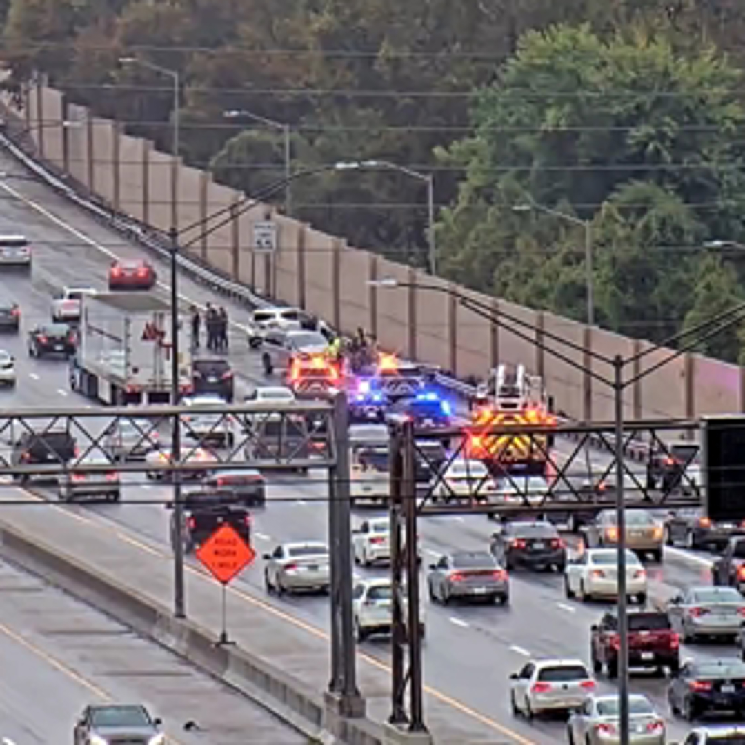 Five-vehicle crash blocks on-ramp to I-264 | whas11.com
