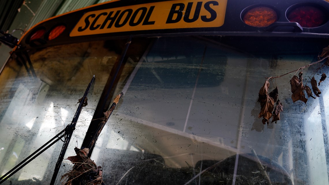 Jefferson, Fayette Schools donate furniture to flooded Ky. school - Vimarsana News