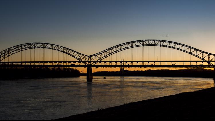 Sherman Minton Bridge to close eastbound lanes for weekend in September