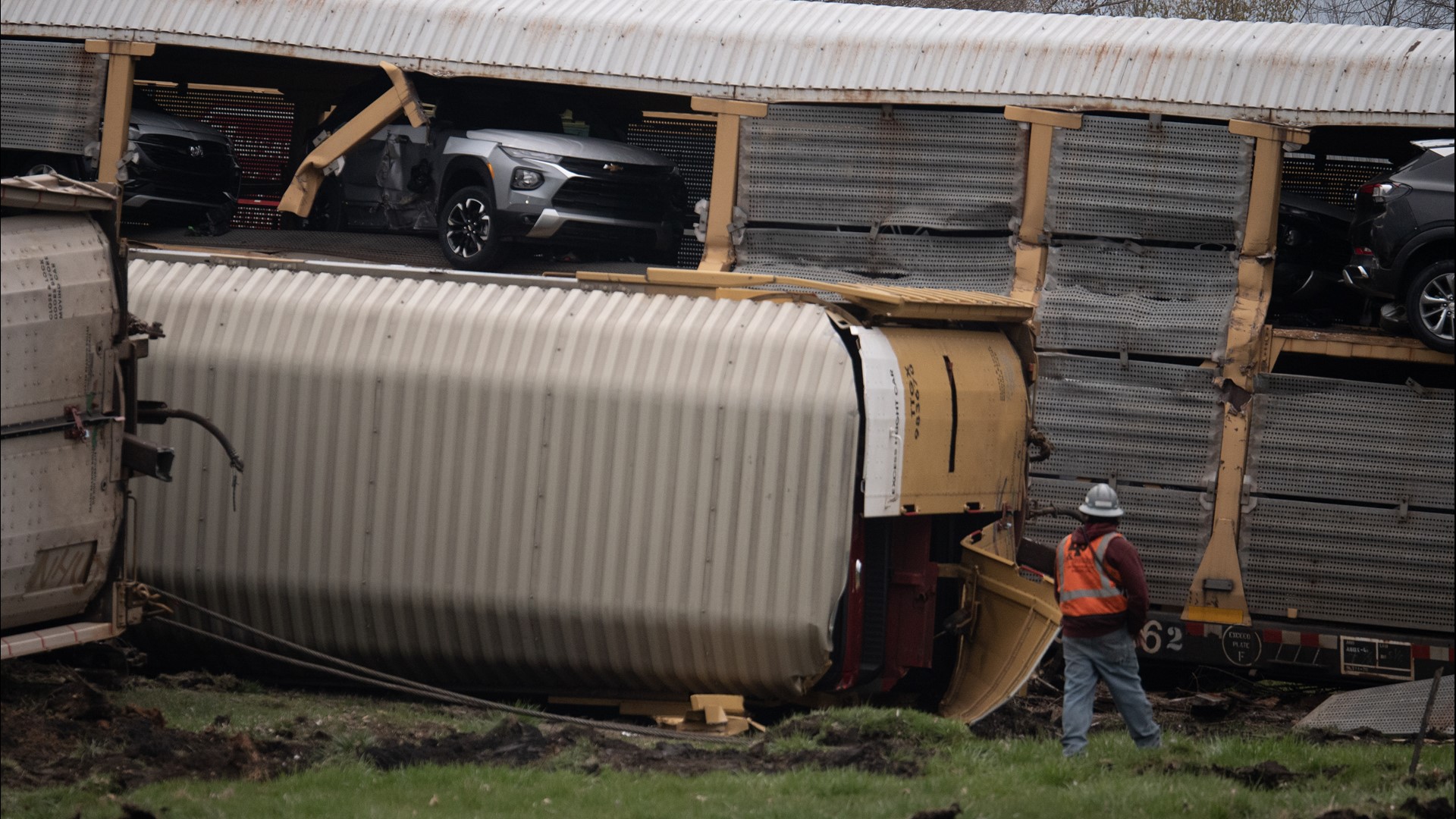 Train derailment in Kentucky; KSP investigating