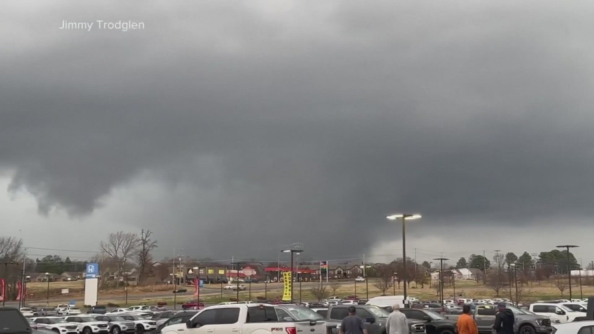 6 dead, nearly 2 dozen injured after severe storms tear through central  Tennessee