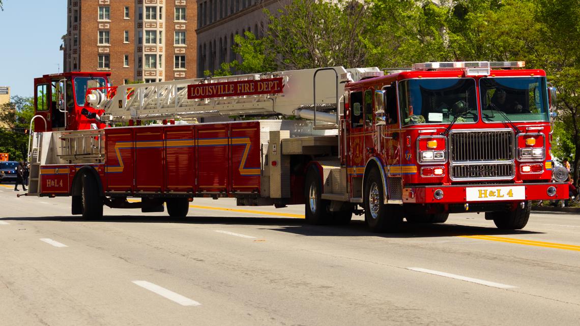 Fatal fire reported at Louisville Southside apartment complex