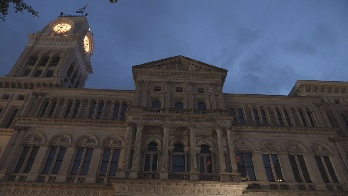 Louisville Metro Council endorses DOJ police reform recommendations in resolution