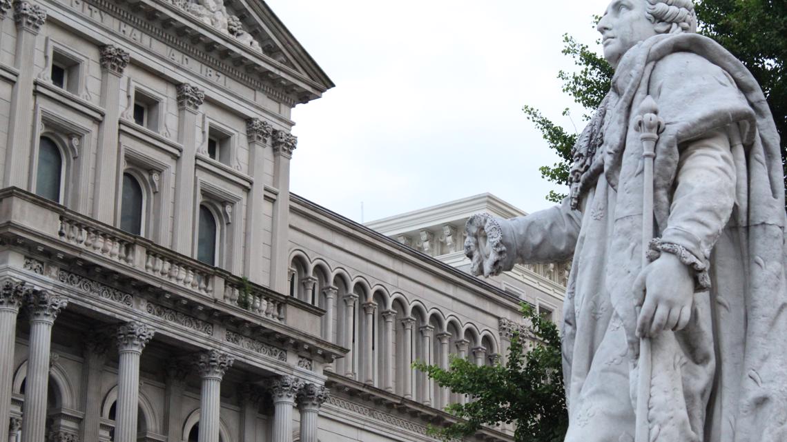 King Louis XVI Heir Sad Over Louisville Statue Losing Its Hand in Protest