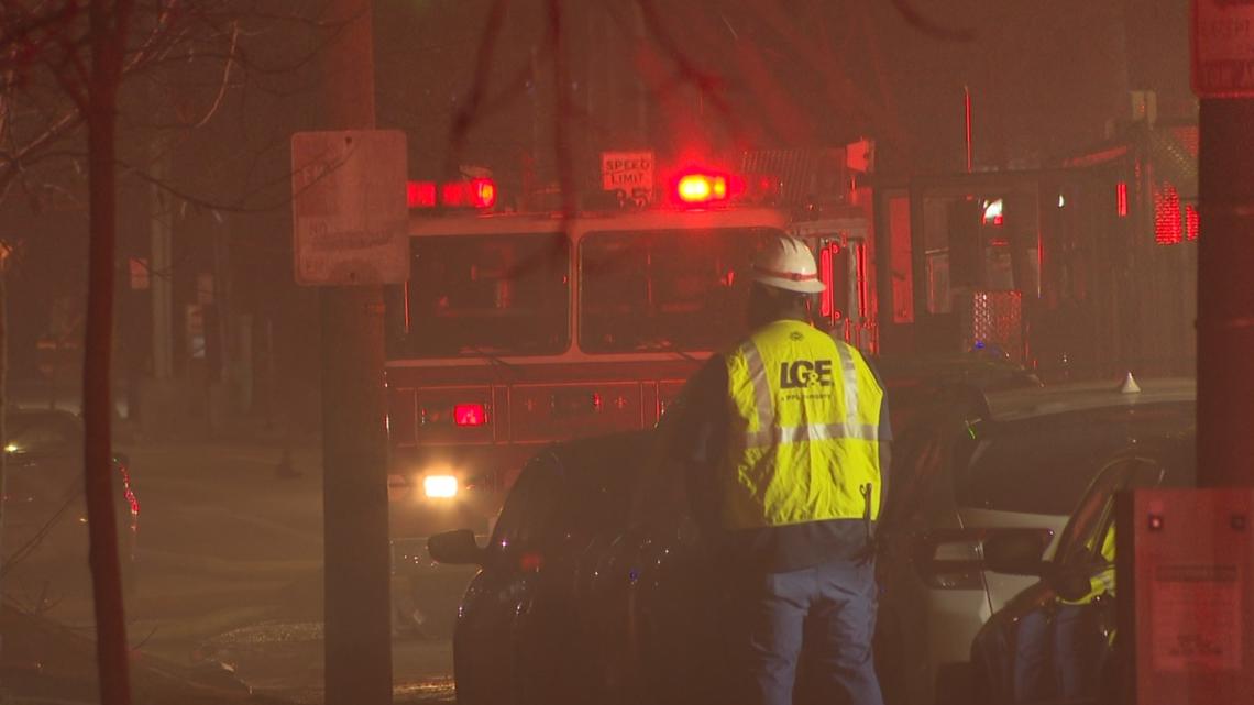 Louisville apartment building sustains damage in second alarm fire ...
