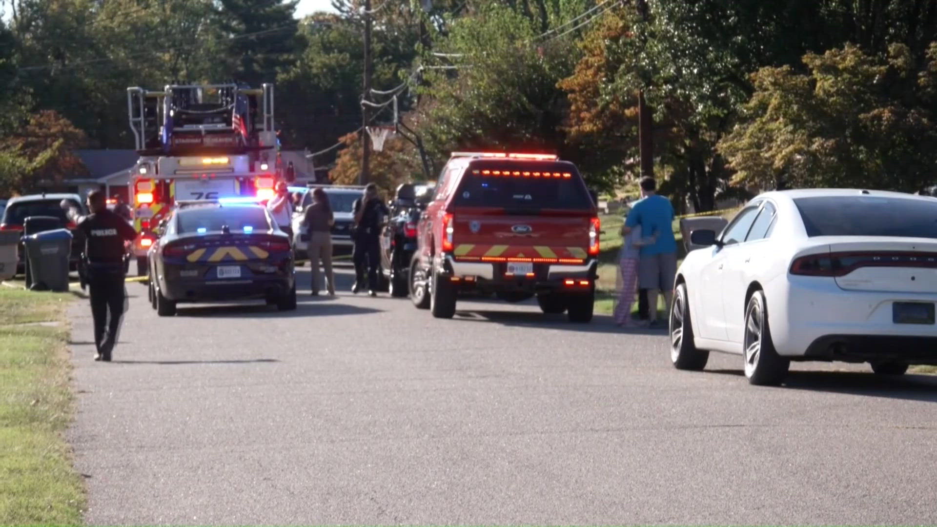 Lmpd Officers LMPD officer shoots teen after saying he shot at his mother | whas11.com