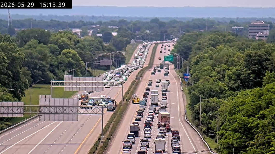 All lanes cleared after injury crash on I-64 East near Blankenbaker Parkway