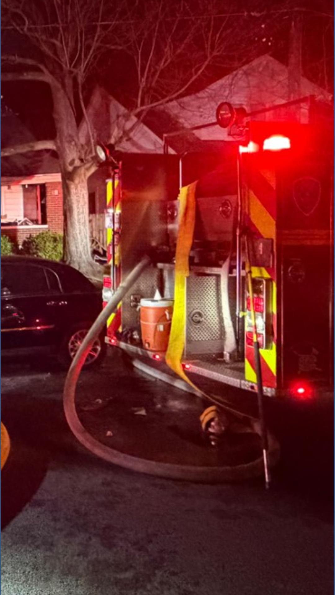 Officials: 3 injured in Louisville house fire after jumping off second ...