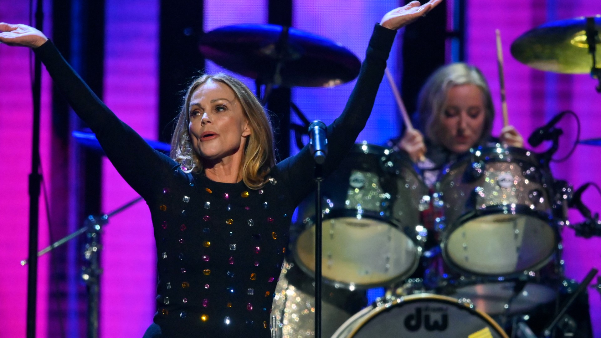 PHOTOS: Moments From The 2021 Rock & Roll Hall Of Fame Induction ...