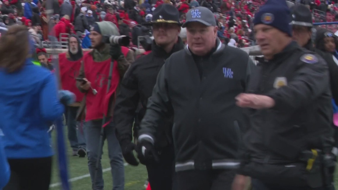 Mark Stoops fired at Kentucky after 41-0 loss to Louisville, Wildcats ...