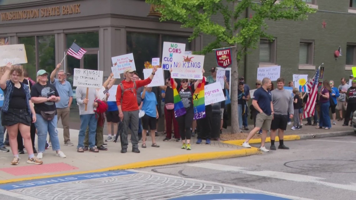 New Albany residents oppose Trump policies during 'No Kings' march | whas11.com