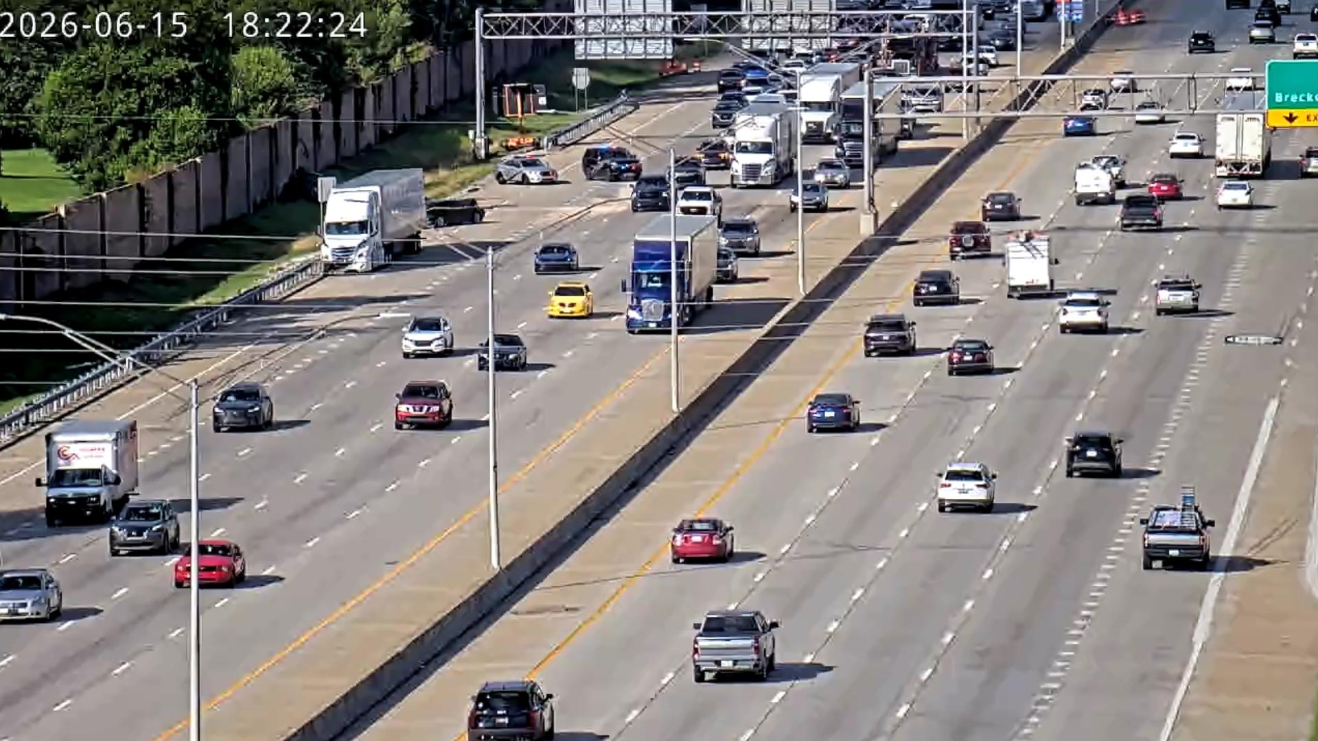Lanes reopened after multivehicle crash on I-264 West | whas11.com