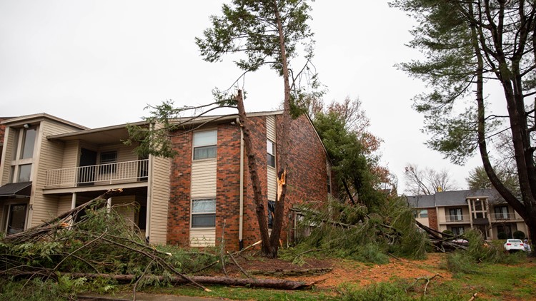 PHOTOS | Severe weather damages buildings in Bowling Green weeks after tornado