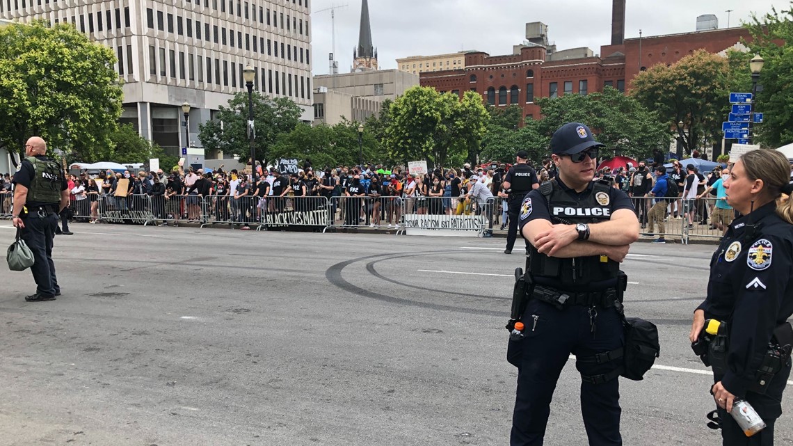 Rumored &#39;armed counter protesters&#39; a no show in Louisville: LMPD | www.lvspeedy30.com