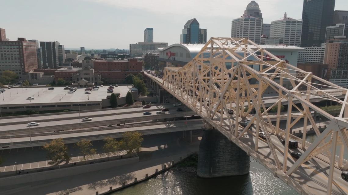 LMPD urges drivers to 'slow down' on Clark Memorial Bridge