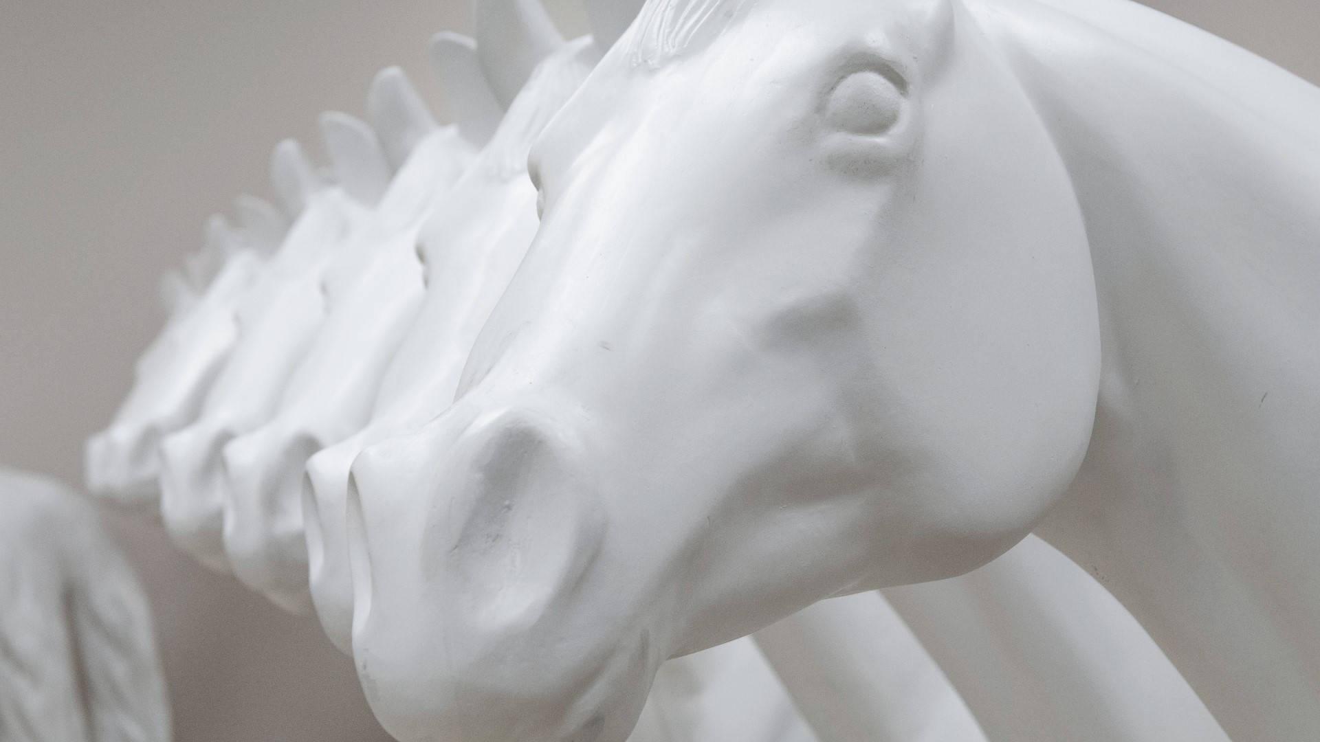 Colorful horses statues around Louisville; Here's what they are