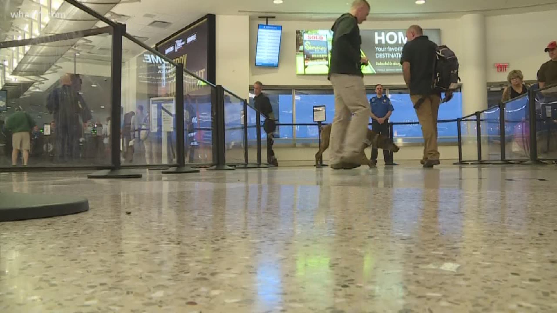 Louisville airport sees record number of people on 'Departure Sunday ...