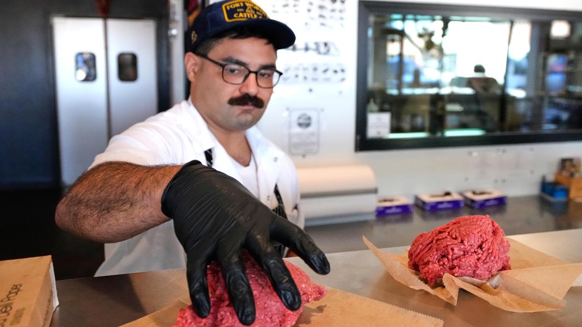 Trump says he plans to import more beef from Argentina despite pushback - WHAS11 thumbnail