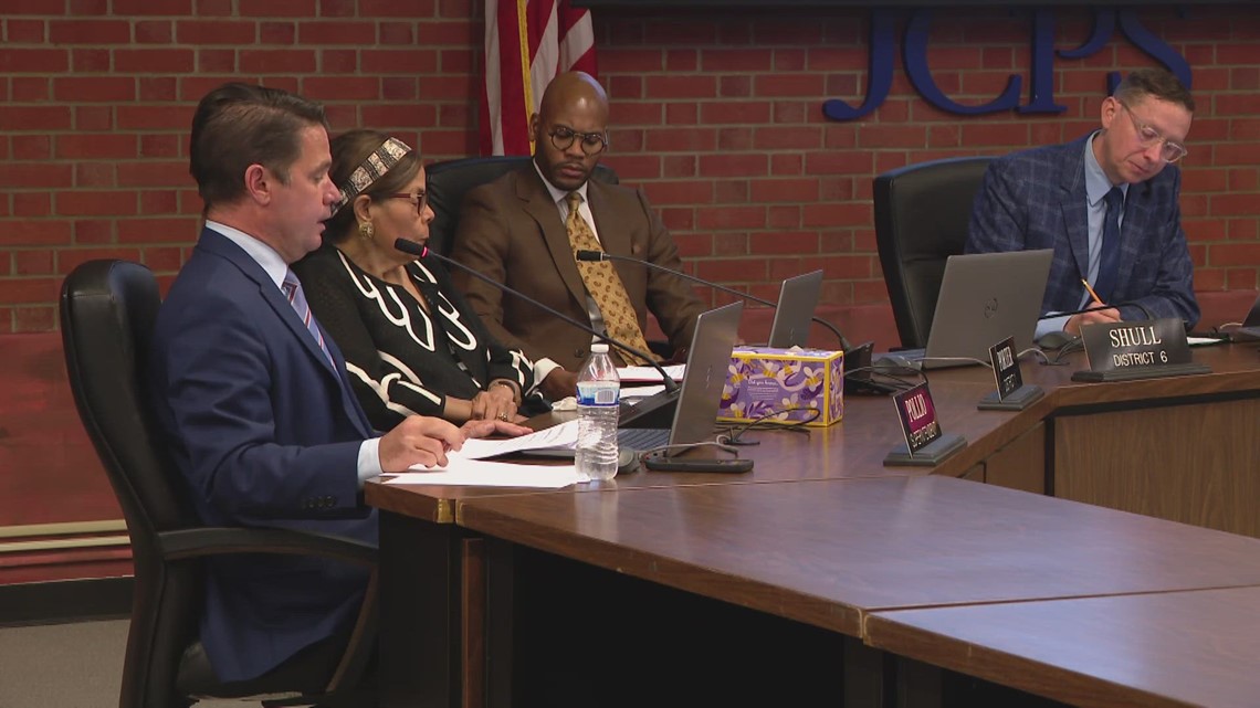 Community Packs First JCPS Board Meeting Since Busing Chaos | Whas11.com