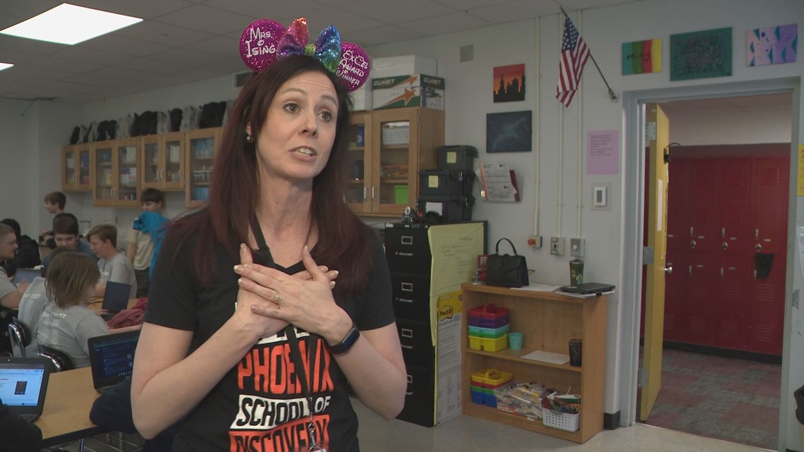 Phoenix School of Discovery teacher wins ExCel Award