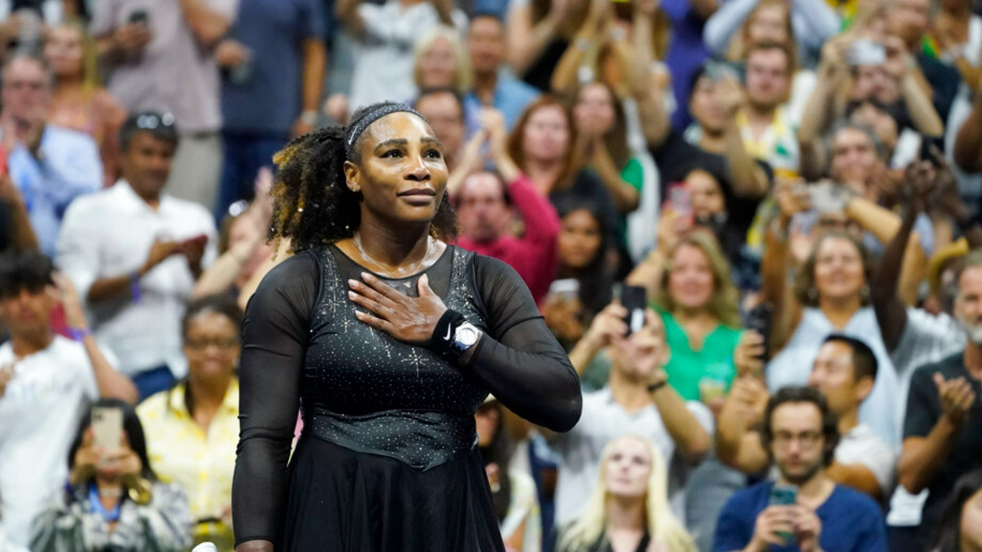 The GOAT received a standing ovation with thunderous applause from the crowd after the final set.