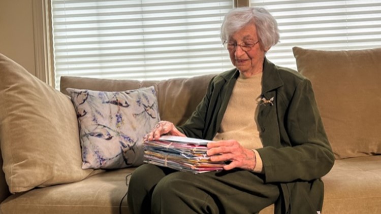Indiana WWII veteran celebrates 100th birthday