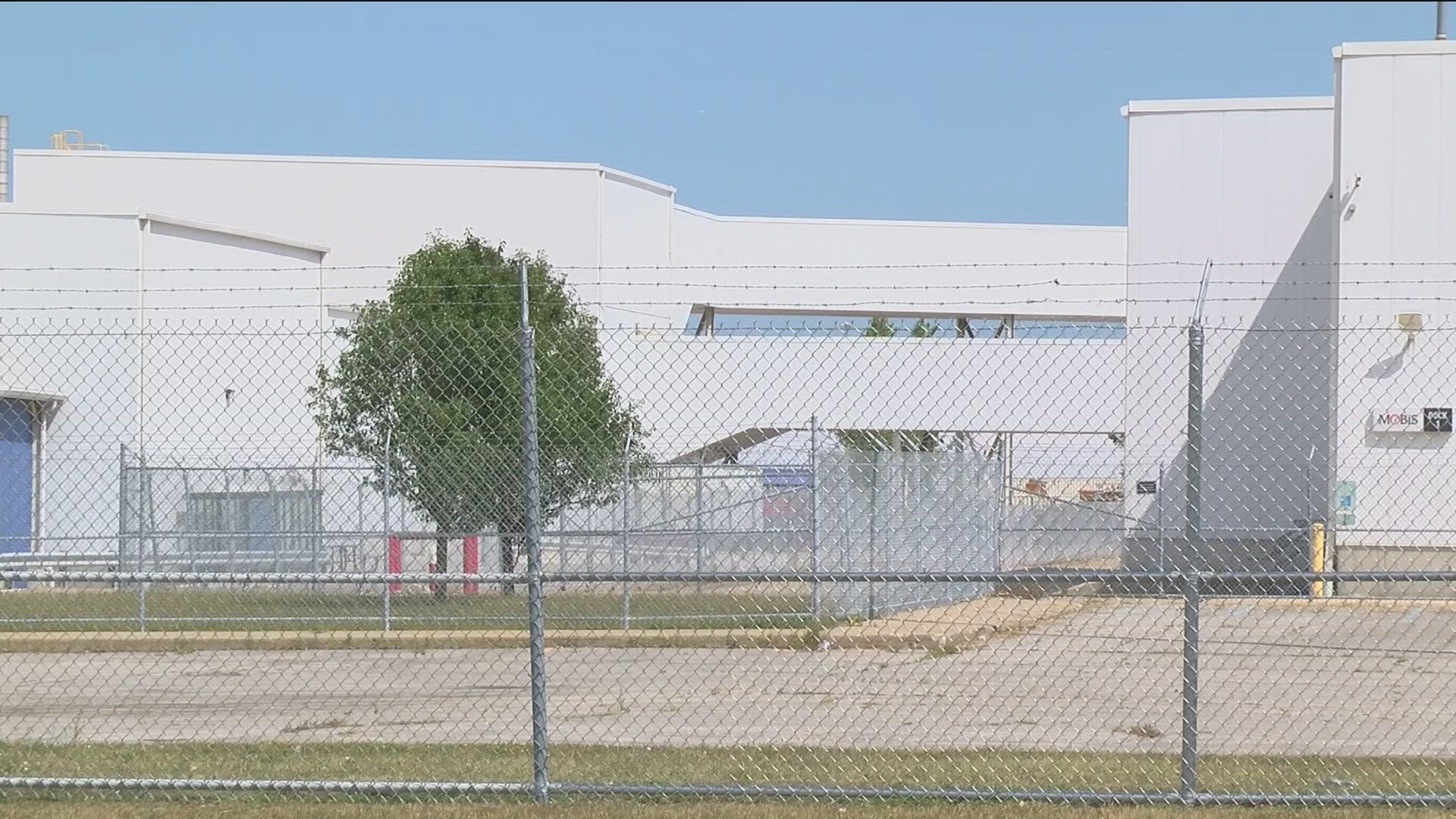 The employee died from crush injuries sustained while working at the Toledo Jeep plant Wednesday afternoon, according to Toledo Fire & Rescue Department.