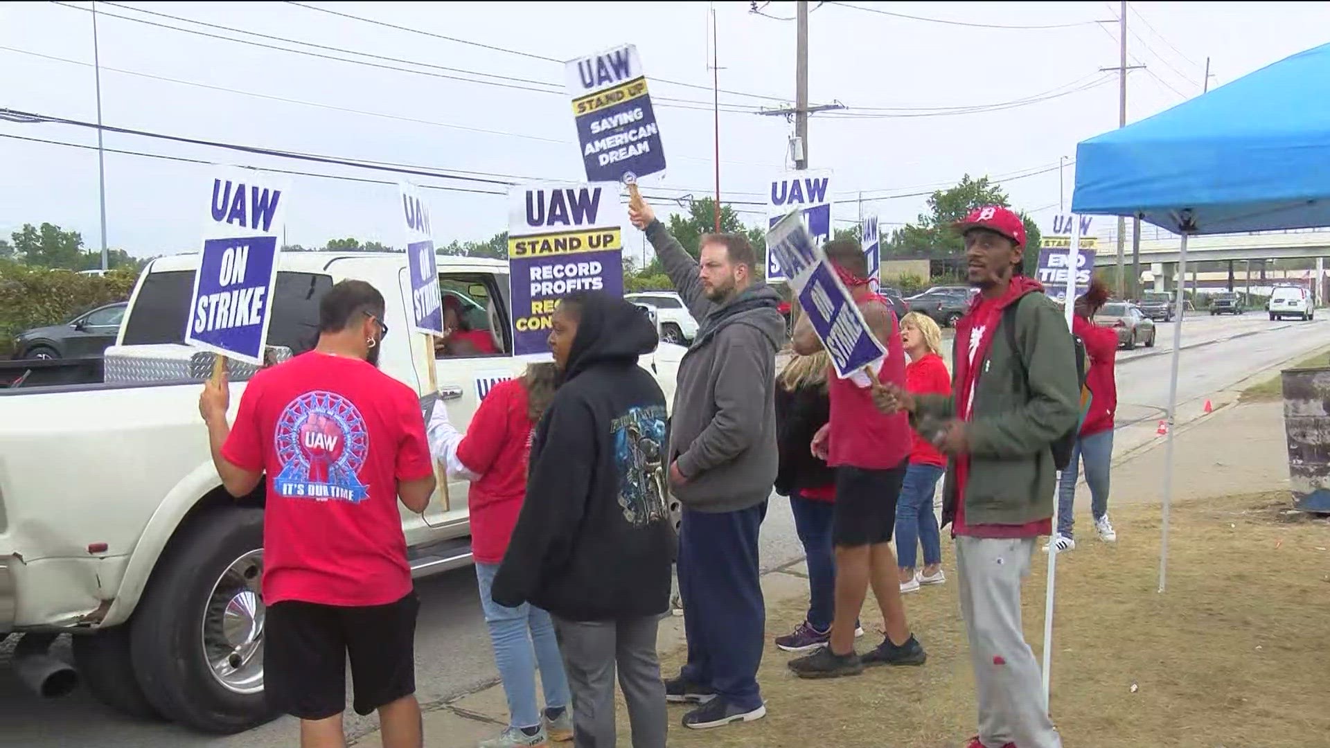 7,000 more workers are off the job in Lansing and Chicago, Shawn Fain also mentioned how President Biden is behind the UAW. Strikers say they are feeling optimistic.