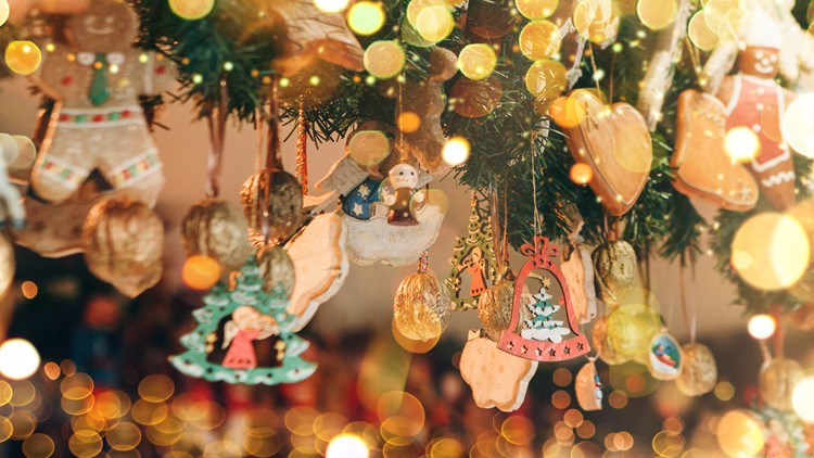 Survey reveals what states put up their Christmas decorations first