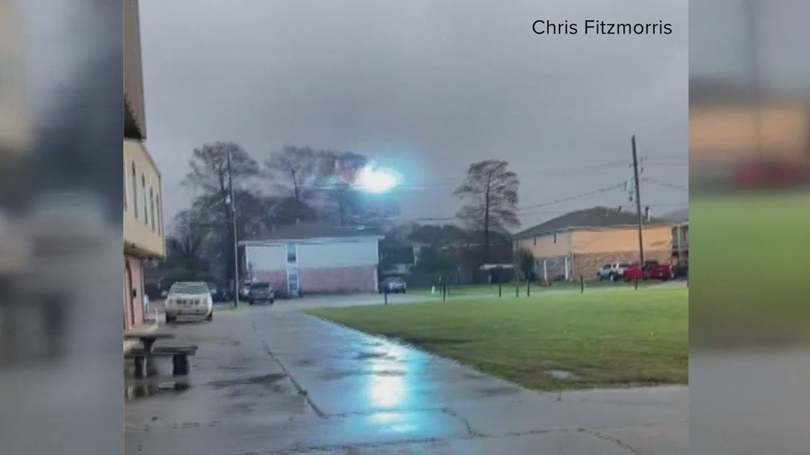VIDEO:Fireball races across power lines in Louisiana winter storm - Vimarsana News