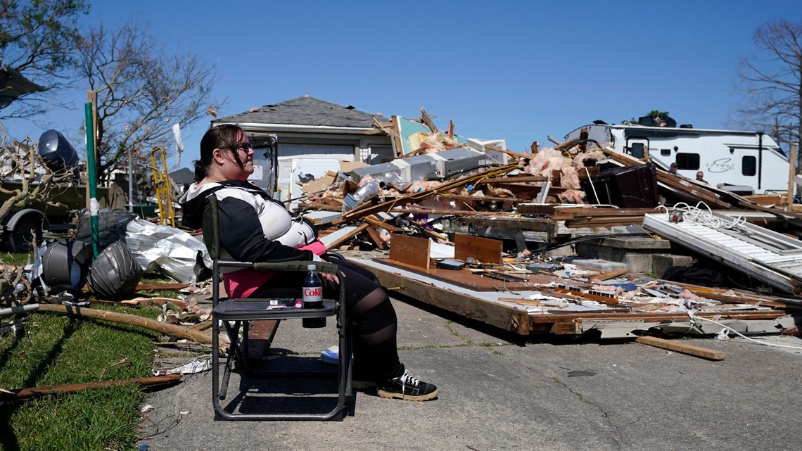 'Large, extremely dangerous' tornado rips New Orleans suburbs - Vimarsana News