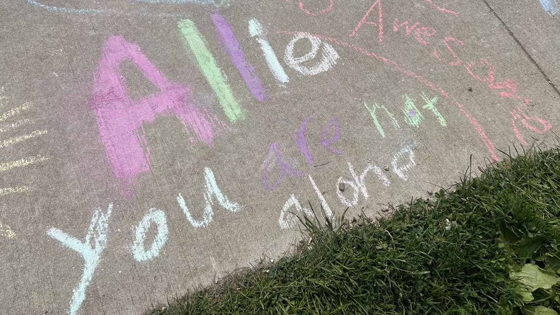 Michigan Playground Becomes A Love Letter For sad Person Whas11 michigan-playground-becomes-a-love-letter-for-sad-person-whas11